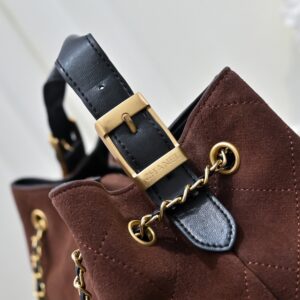 【AT10595】シャネルのヴィンテージ2色パッチワークスエードトートバッグ、日常使いに最適 | Chanel Paris