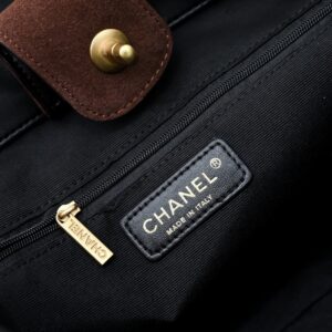 【AT10595】シャネルのヴィンテージ2色パッチワークスエードトートバッグ、日常使いに最適 | Chanel Paris