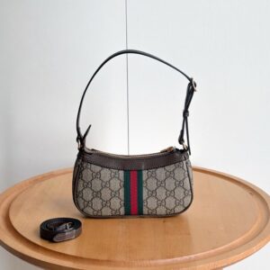 【AT10599】グッチクラシックシリーズ ハーフムーン型アンダーアームバッグ | Gucci