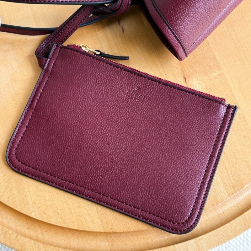 【AT10600】ワインレッドの高級感漂うレディースハンドバッグ | Gucci Italy