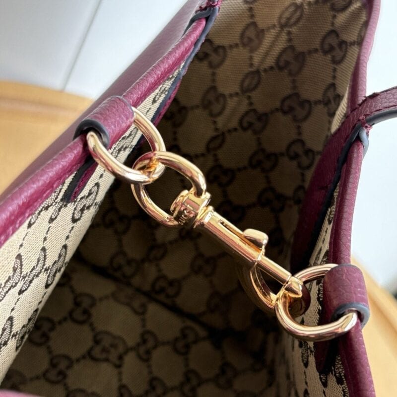 【AT10600】ワインレッドの高級感漂うレディースハンドバッグ | Gucci Italy