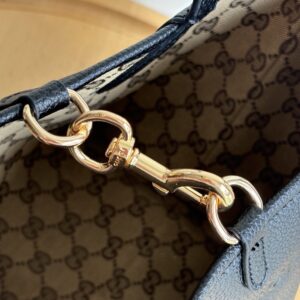 【AT10601】上質なブラックレザーハンドバッグ - 都会の女性の繊細なセンスを表現 - ブランド名：Elegance | Gucci Firenze