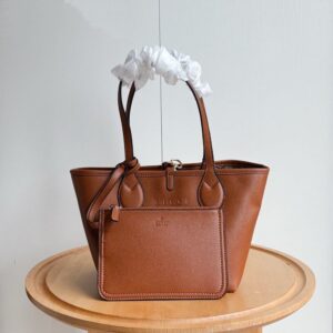 【AT10602】グッチの贅沢な柔軟な子牛革ハンドバッグ | Gucci Italy