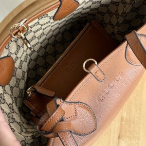 【AT10602】グッチの贅沢な柔軟な子牛革ハンドバッグ | Gucci Italy