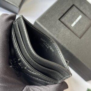 【AT10605】サンローランの高級カードケース - エレガントな質感と実用性を兼ね備えた最高級アクセサリー | Yves Saint Laurent