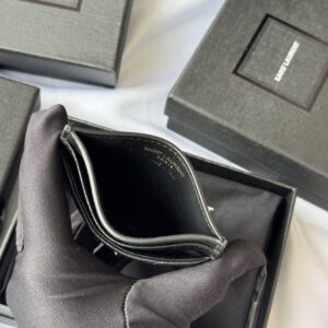 【AT10606】YSL（イヴ・サンローラン）ラムスキン名刺入れ: 高級ラグジュアリー・ビジネスカードホルダー | Yves Saint Laurent