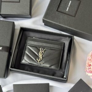 【AT10607】サンローランのクラシックカードケース - 贅沢な羊革のデザインとYSLロゴ、ビジネスにもカジュアルにも対応可能 | Saint Laurent Paris