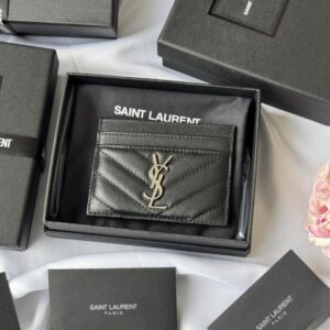 【AT10608】YSLクラシックカードケース - 高品質ボックスカーフレザー製、エレガントMatelasséキルティング、5つのカードスロット、都会エリートのためのラグジュアリーアイテム | Yves Saint Laurent
