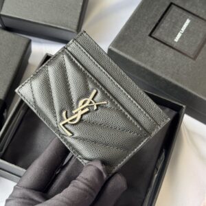 【AT10608】YSLクラシックカードケース - 高品質ボックスカーフレザー製、エレガントMatelasséキルティング、5つのカードスロット、都会エリートのためのラグジュアリーアイテム | Yves Saint Laurent