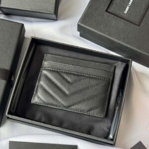 【AT10609】Saint Laurentサンローランのクラシックなカードケース- 上質なエンボス加工牛革とMatelasséキルティングステッチが際立つ | YSL