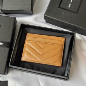【AT10612】サンローラン クラシックカードケース - 贅沢なYSLアクセサリー | Saint Laurent Paris
