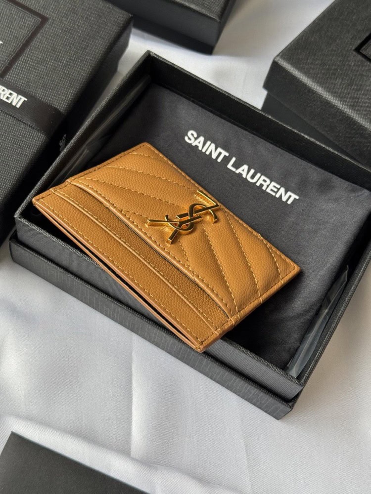 【AT10612】サンローラン クラシックカードケース - 贅沢なYSLアクセサリー | Saint Laurent Paris