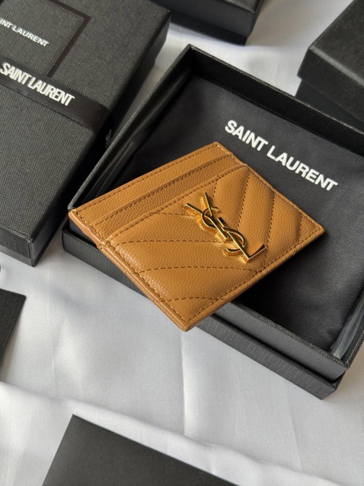 【AT10612】サンローラン クラシックカードケース - 贅沢なYSLアクセサリー | Saint Laurent Paris