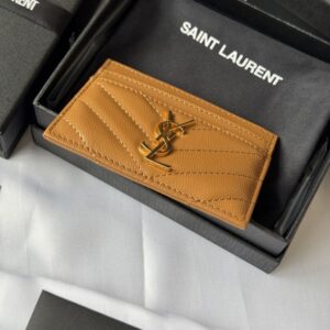 【AT10612】サンローラン クラシックカードケース - 贅沢なYSLアクセサリー | Saint Laurent Paris