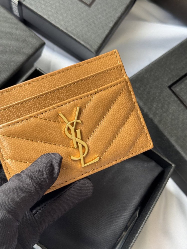 【AT10612】サンローラン クラシックカードケース - 贅沢なYSLアクセサリー | Saint Laurent Paris