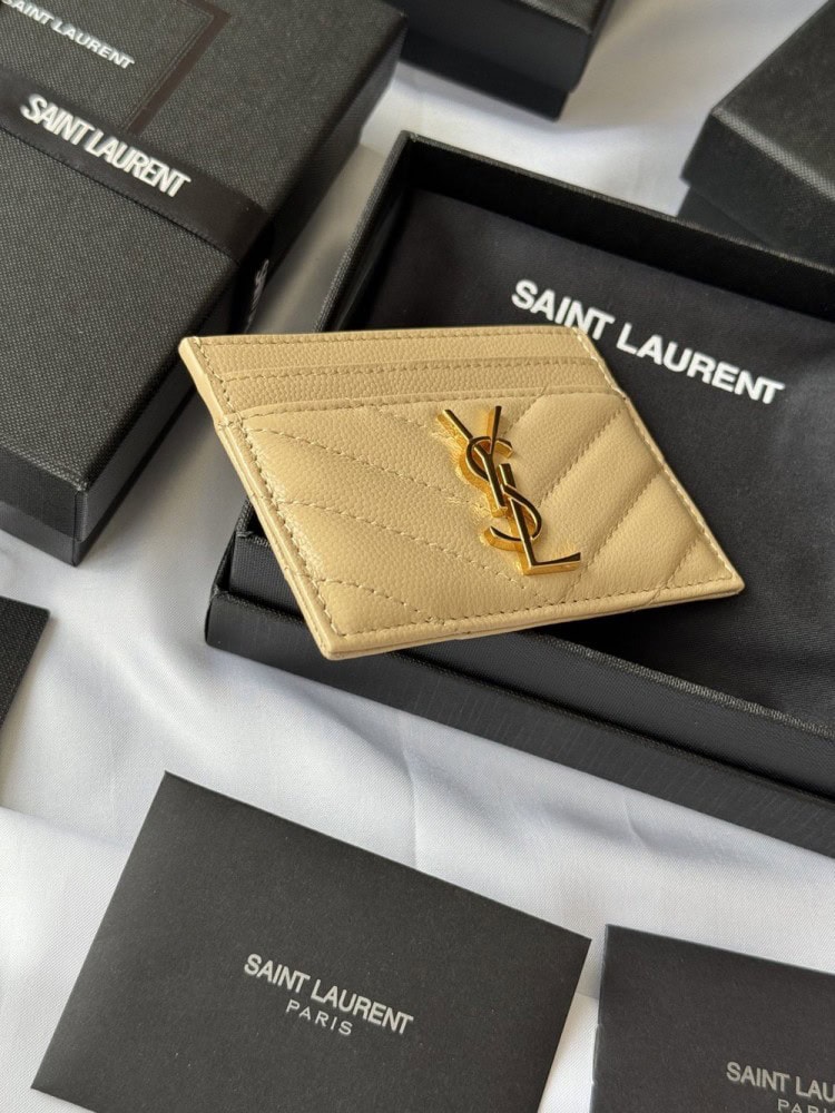 【AT10614】サンローランYSLの高級金色ヤギ革カードケース、エレガントで実用的なデザイン | Saint Laurent