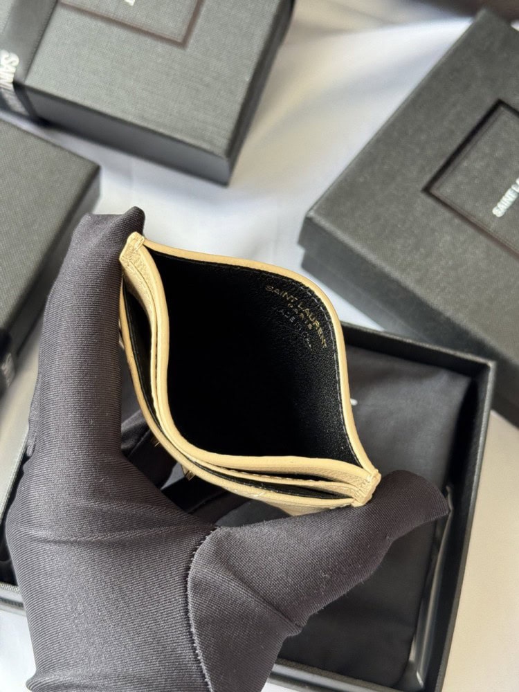 【AT10614】サンローランYSLの高級金色ヤギ革カードケース、エレガントで実用的なデザイン | Saint Laurent