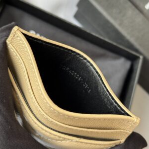 【AT10614】サンローランYSLの高級金色ヤギ革カードケース、エレガントで実用的なデザイン | Saint Laurent
