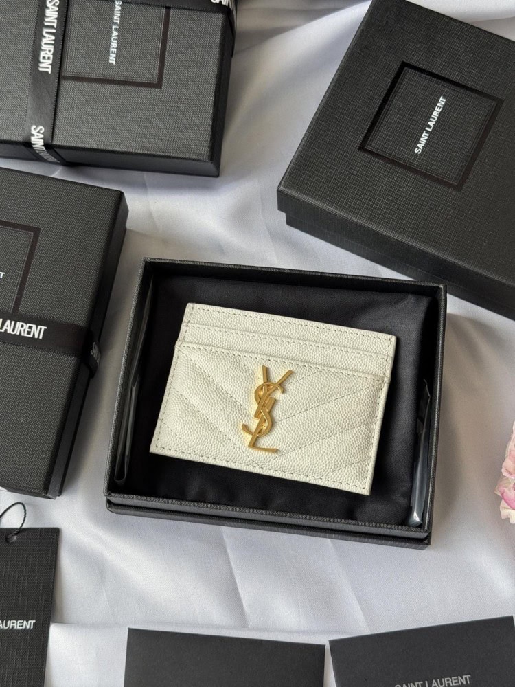 【AT10617】Saint Laurent（サンローラン）高級感を表現するYSLアイコンカードケース | Saint Laurent