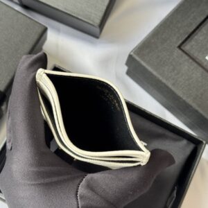 【AT10617】Saint Laurent（サンローラン）高級感を表現するYSLアイコンカードケース | Saint Laurent