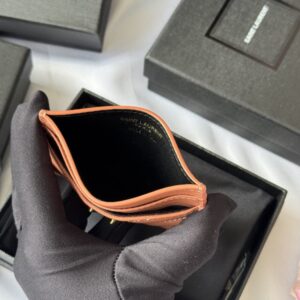 【AT10619】サンローランのクラシックカードケース、贅沢な品位を演出 | Saint Laurent Paris