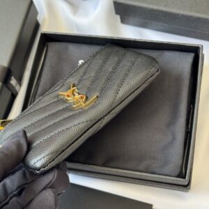 【AT10620】サンローランのゴージャスでミニマリストなコインケース - 高級な革素材とエレガントなデザイン | YSL