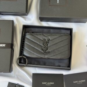 【AT10621】サンローラン クラシックVラインシリーズ ブラックレザーミニウォレット | Saint Laurent Paris