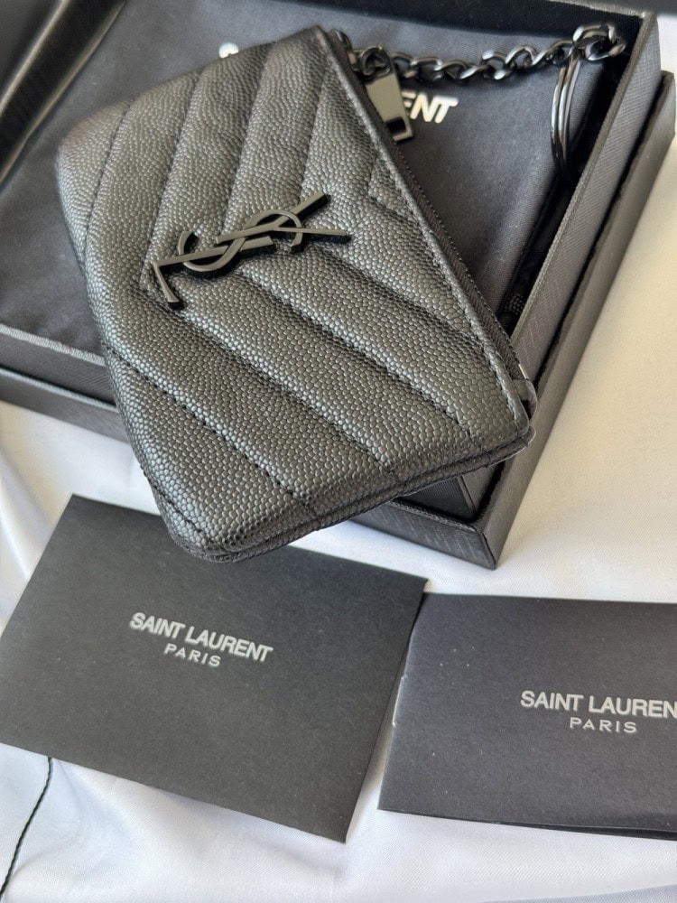 【AT10621】サンローラン クラシックVラインシリーズ ブラックレザーミニウォレット | Saint Laurent Paris