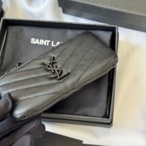 【AT10621】サンローラン クラシックVラインシリーズ ブラックレザーミニウォレット | Saint Laurent Paris