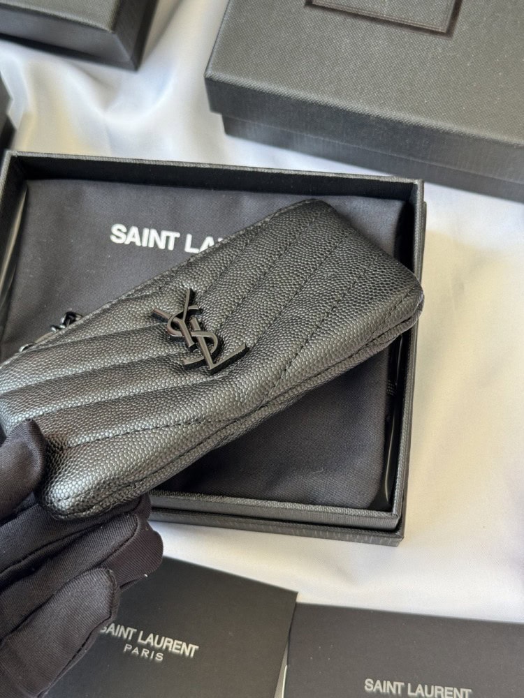 【AT10621】サンローラン クラシックVラインシリーズ ブラックレザーミニウォレット | Saint Laurent Paris