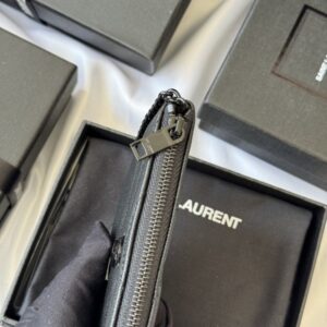 【AT10621】サンローラン クラシックVラインシリーズ ブラックレザーミニウォレット | Saint Laurent Paris