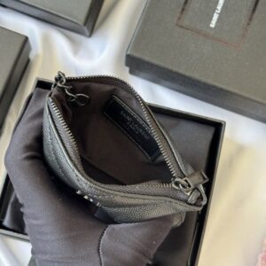 【AT10621】サンローラン クラシックVラインシリーズ ブラックレザーミニウォレット | Saint Laurent Paris