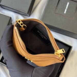 【AT10623】サンローランYSL アプリコットカラーミニコインケース-エレガントで実用的な高級レザーアクセサリー | YSL