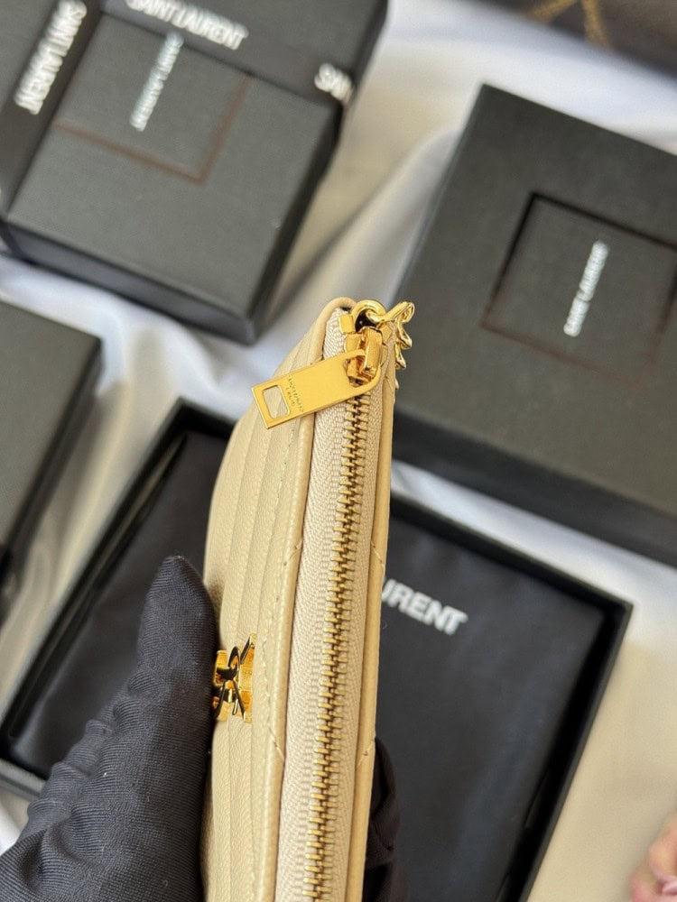 【AT10625】セイント ローラン YSL ミニ型押し牛革コインケース | デザイン豪華で多機能、エレガントなライフスタイルに対応 | Yves Saint Laurent