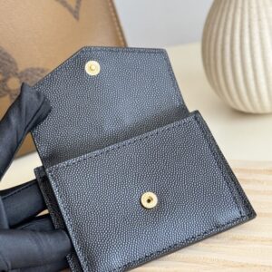 【AT10626】サンローランの贅沢なエンボスカードケース | YSL