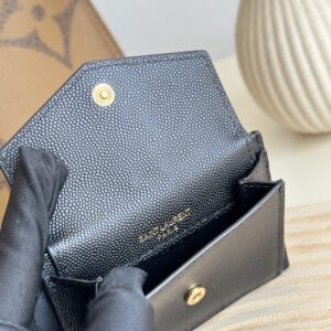【AT10626】サンローランの贅沢なエンボスカードケース | YSL