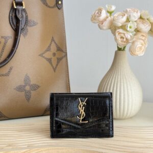【AT10630】YSL イヴ・サンローラン クロコダイル柄牛革ミニ財布 エレガントな都会のスタイルを演出 | Saint Laurent