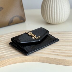 【AT10630】YSL イヴ・サンローラン クロコダイル柄牛革ミニ財布 エレガントな都会のスタイルを演出 | Saint Laurent