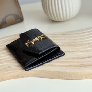 【AT10630】YSL イヴ・サンローラン クロコダイル柄牛革ミニ財布 エレガントな都会のスタイルを演出 | Saint Laurent