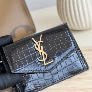 【AT10630】YSL イヴ・サンローラン クロコダイル柄牛革ミニ財布 エレガントな都会のスタイルを演出 | Saint Laurent