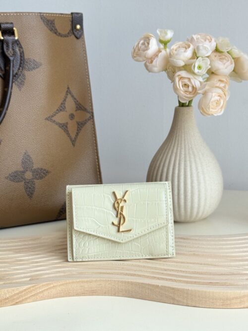 【AT10631】YSLの贅沢なクロコダイル柄牛革カードケース - 優雅なミントグリーン色調 | Saint Laurent Paris
