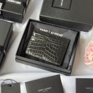 【AT10634】サンローラン YSL クロコダイル柄カードケース  高級感と洗練さをあわせ持つ | Yves Saint Laurent