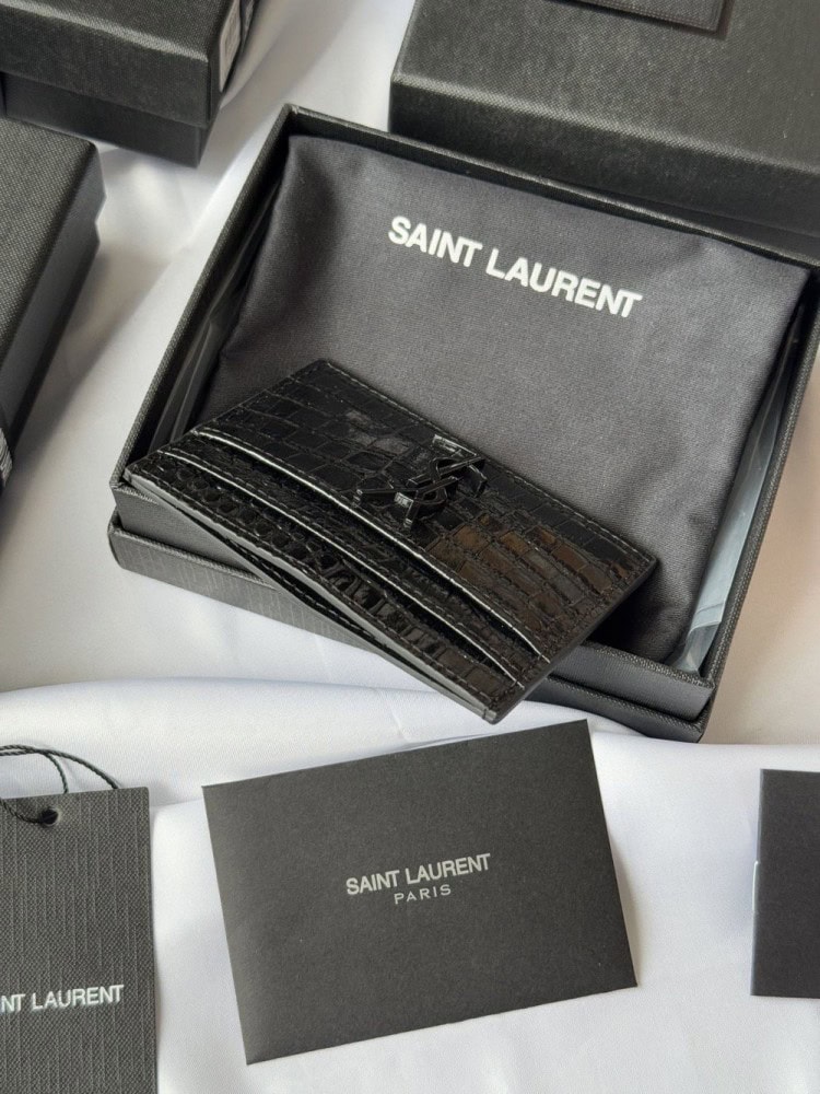 【AT10634】サンローラン YSL クロコダイル柄カードケース  高級感と洗練さをあわせ持つ | Yves Saint Laurent