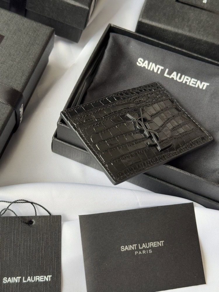 【AT10634】サンローラン YSL クロコダイル柄カードケース  高級感と洗練さをあわせ持つ | Yves Saint Laurent