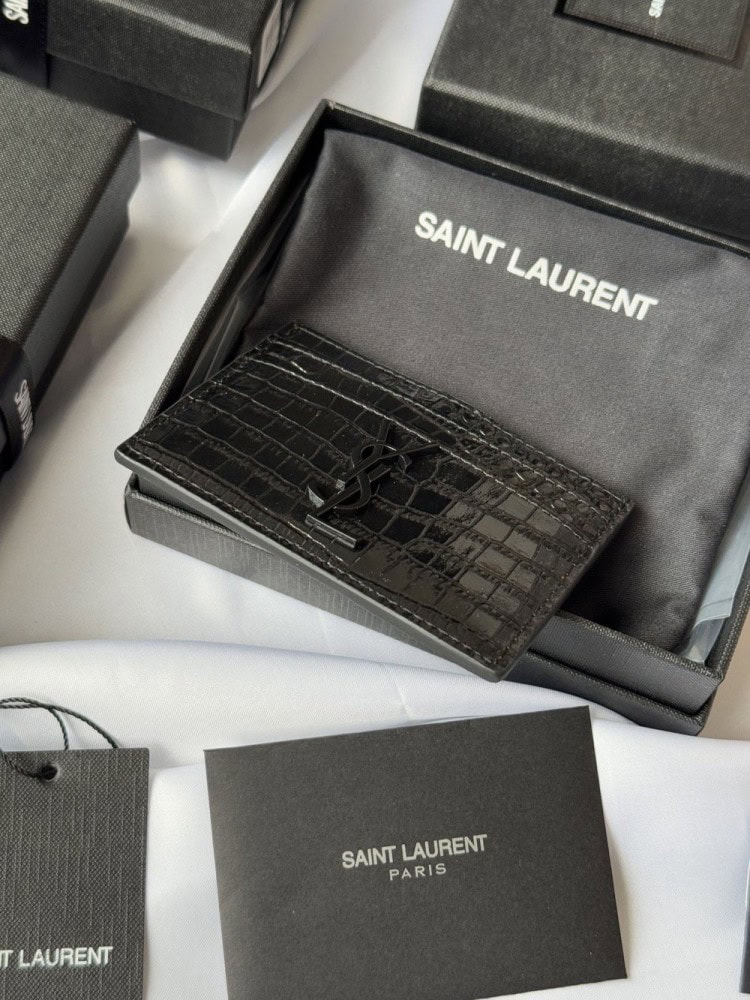 【AT10634】サンローラン YSL クロコダイル柄カードケース  高級感と洗練さをあわせ持つ | Yves Saint Laurent