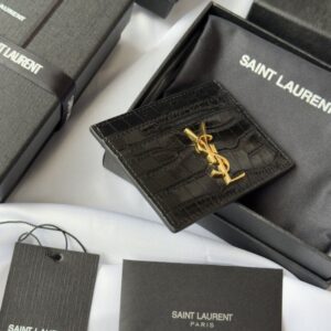 【AT10635】サンローランのクラシックなクロコダイル柄カードケース | Saint Laurent