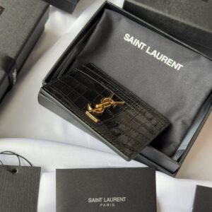 【AT10635】サンローランのクラシックなクロコダイル柄カードケース | Saint Laurent