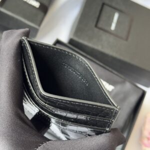 【AT10635】サンローランのクラシックなクロコダイル柄カードケース | Saint Laurent