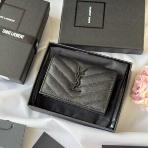 【AT10641】サンローランクラシックキャビアカーフショートウォレット - Saint Laurent Classic Caviar Calf Short Wallet | Saint Laurent Paris