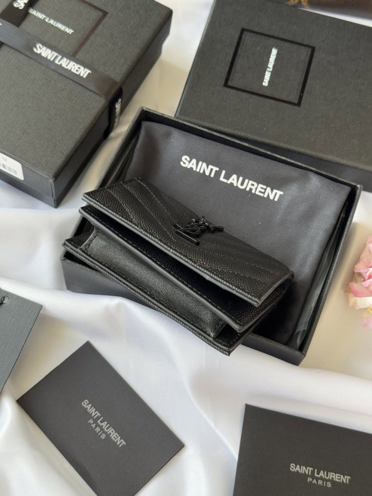 【AT10641】サンローランクラシックキャビアカーフショートウォレット - Saint Laurent Classic Caviar Calf Short Wallet | Saint Laurent Paris